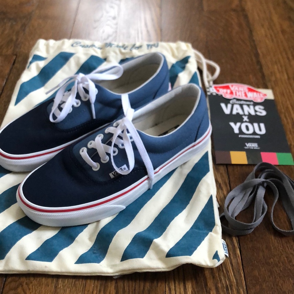 NEW! Vans Authentic lace-up sneaker size 8